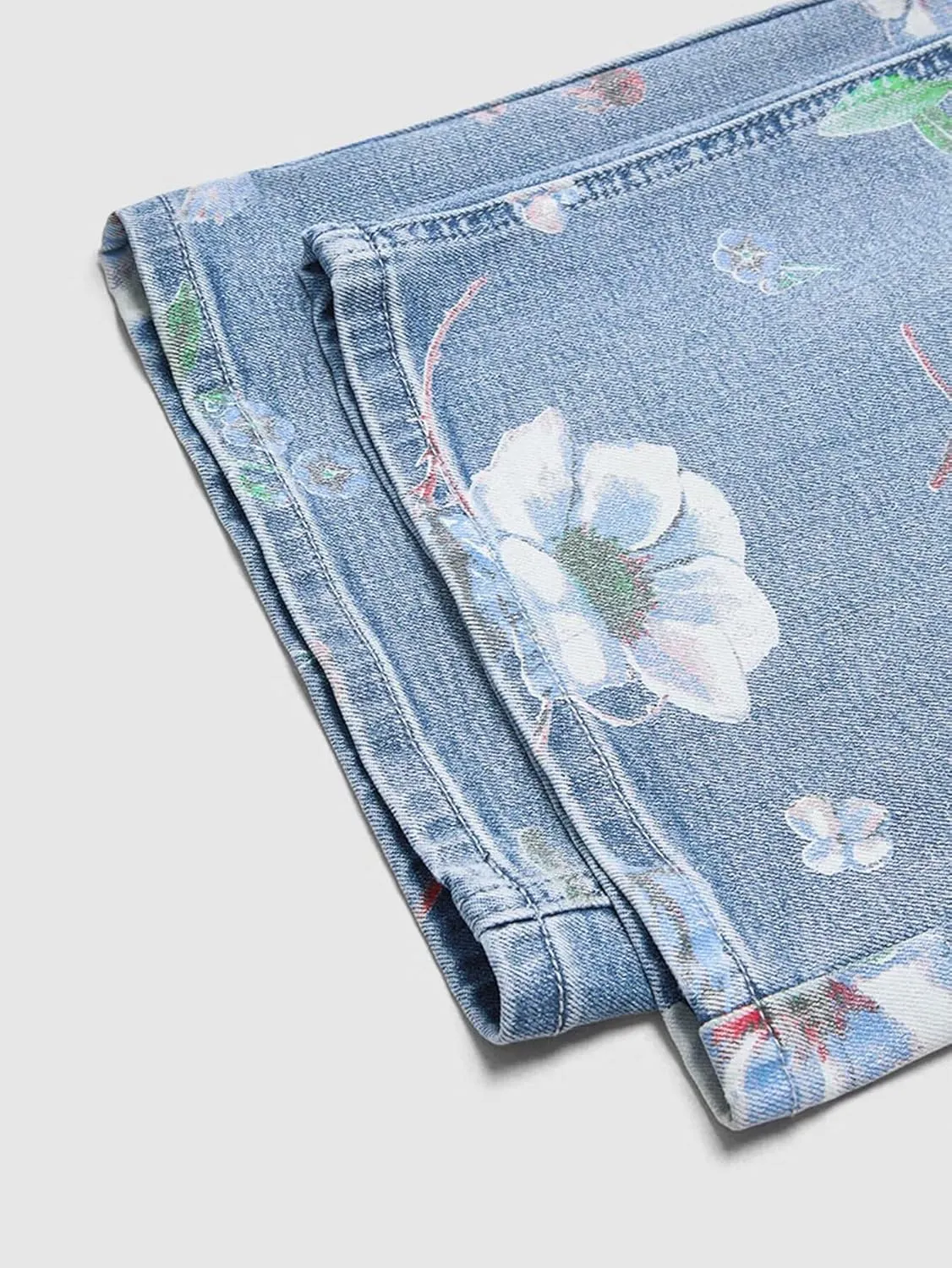Flamingals Women's Floral Embroidery Straight Leg High Waist Wash Jeans Elegant and Vintage Style Jeans for Women