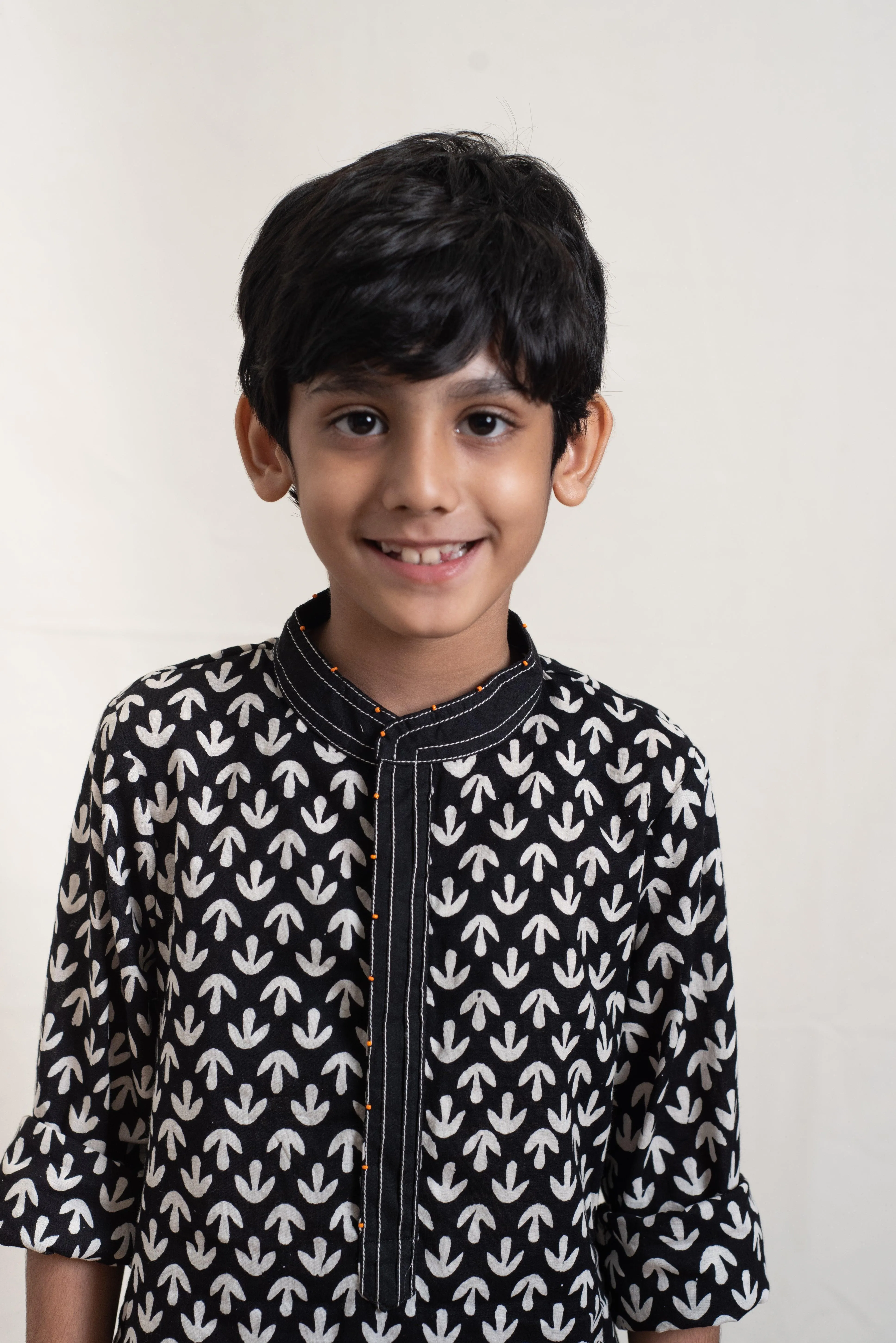 Syahi Threadwork Kurta Set